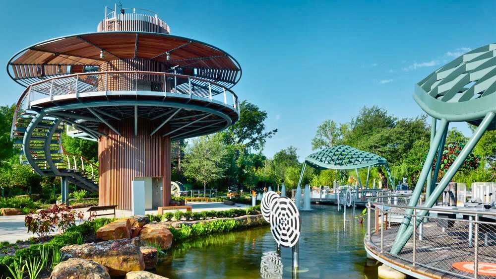 A spacious circular water park at Rory Meyers Children’s Adventure Garden, ideal for children's activities in Dallas this August.