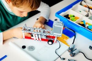 Bricks Bots & Beakers